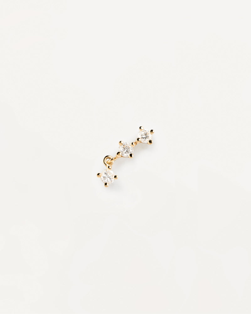 Solid yellow gold ear piercing with three bright lab-grown diamonds of 0.18 carat
