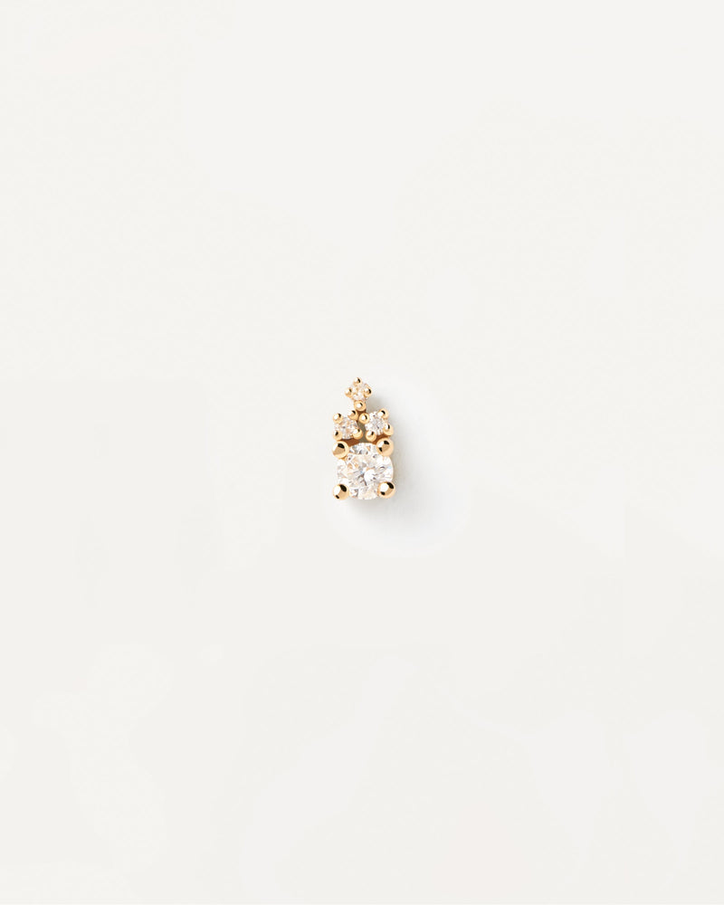 Solid yellow gold ear piercing with dainty bright lab-grown diamonds of 0.07 carat