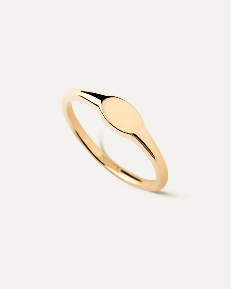 Gold-plated mini signet ring with oval shape